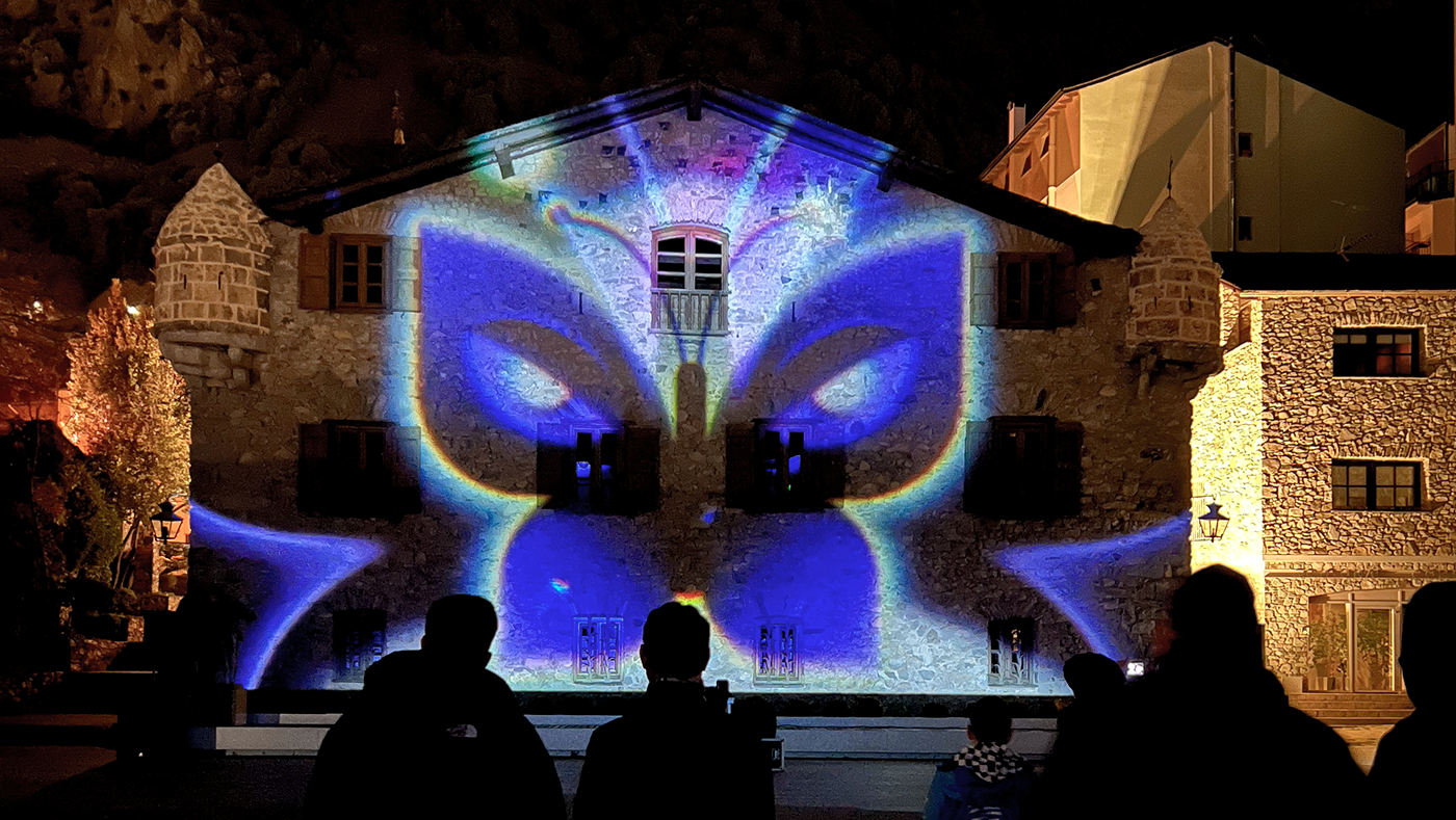 Façade projection Projection d'Holychroma